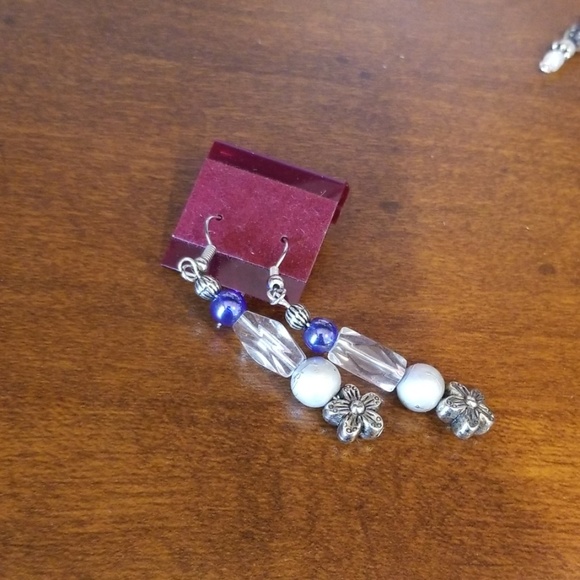 3 for $10/3 pairs of dangle pierced earrings - Picture 4 of 5